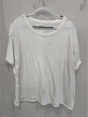 We The Free White Short Sleeve T-Shirt Size Large